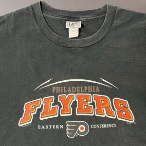 Vintage Philadelphia Flyers Tshirt Men's XL Black Lee Sport NHL